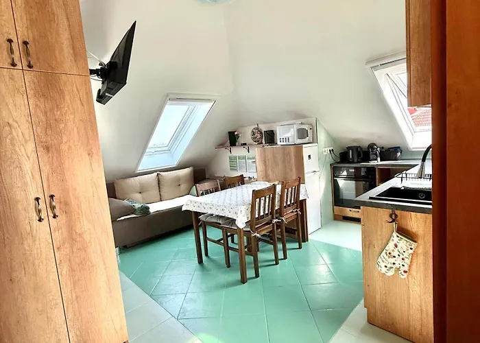 Sunset For 6 People, With Free Ac, Free Parking Гардонь