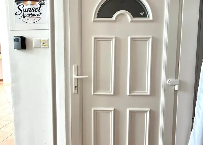 Sunset For 6 People, With Free Ac, Free Parking Daire