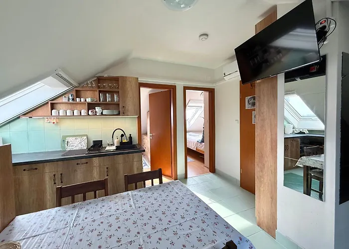 Sunset For 6 People, With Free Ac, Free Parking