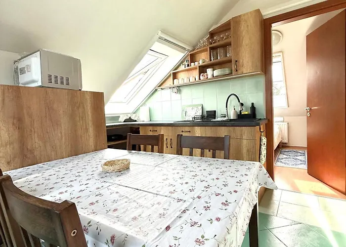 Sunset For 6 People, With Free Ac, Free Parking