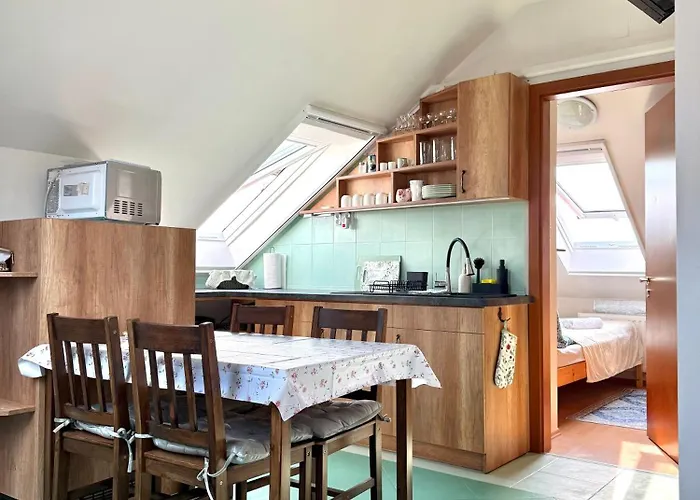 Sunset For 6 People, With Free Ac, Free Parking *